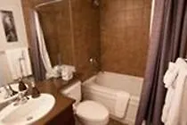 London Tower Apartment Calgary 0*,  Canada